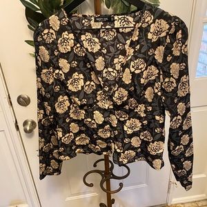 NASTY GAL Floral Low V Neck Semi Cropped Top LS 8 M